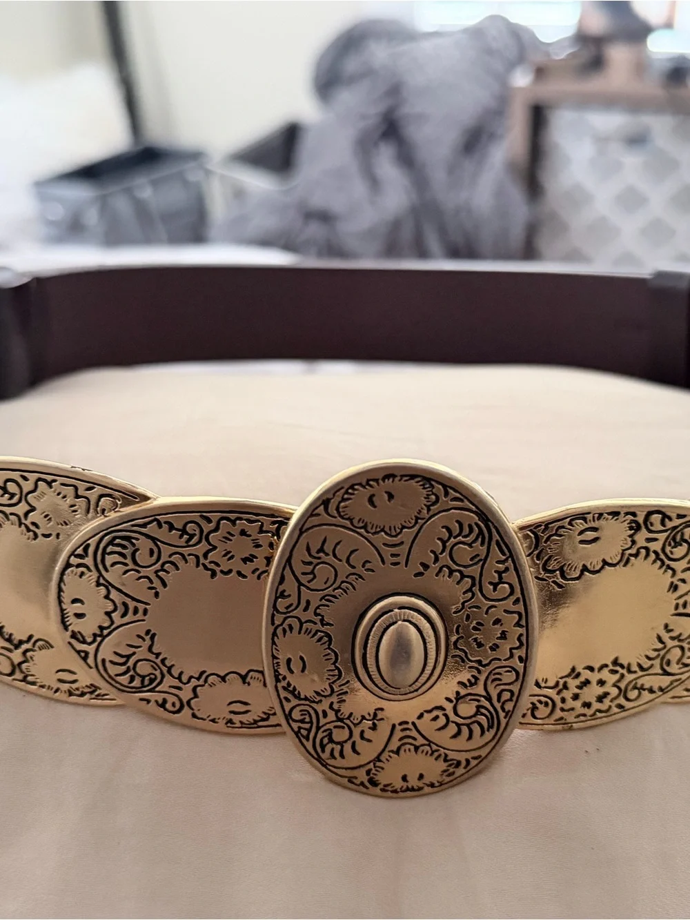 Chicos Brown Leather Belt Ornate Oval Gold Brass Etched Buckle M/L Adjustable